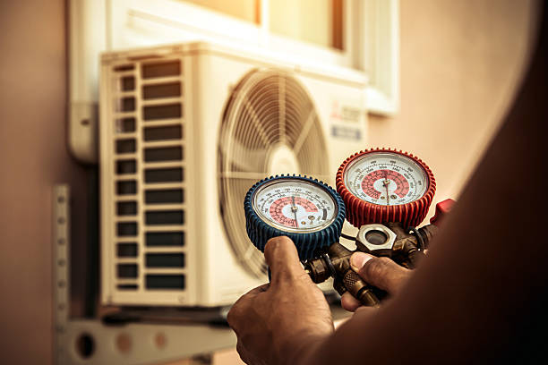 Professional Emergency Hvac technician working in Plymouth, MI